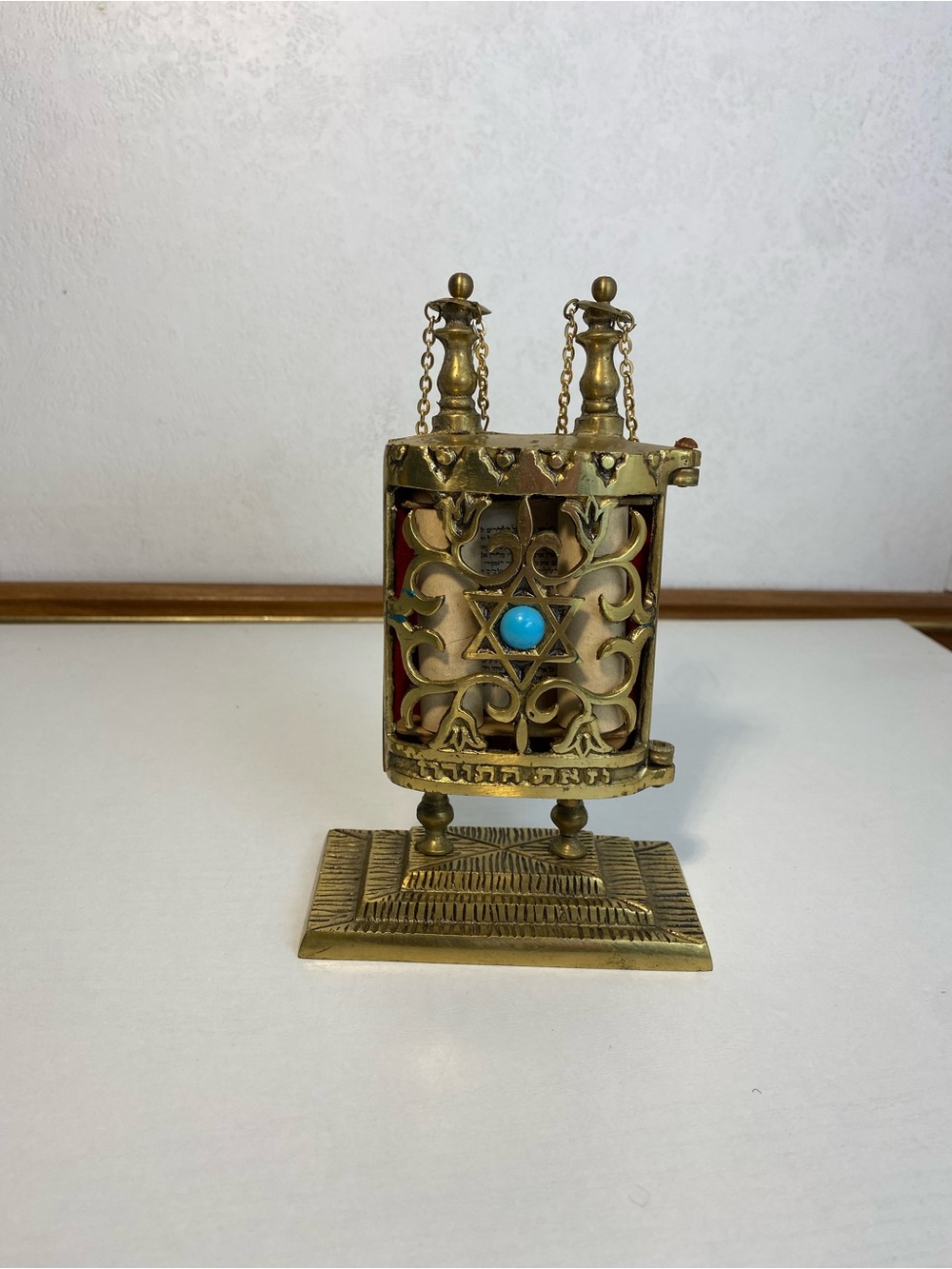 Torah Holder